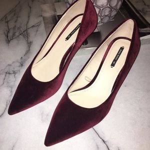 Zara basic burgundy suede pumps